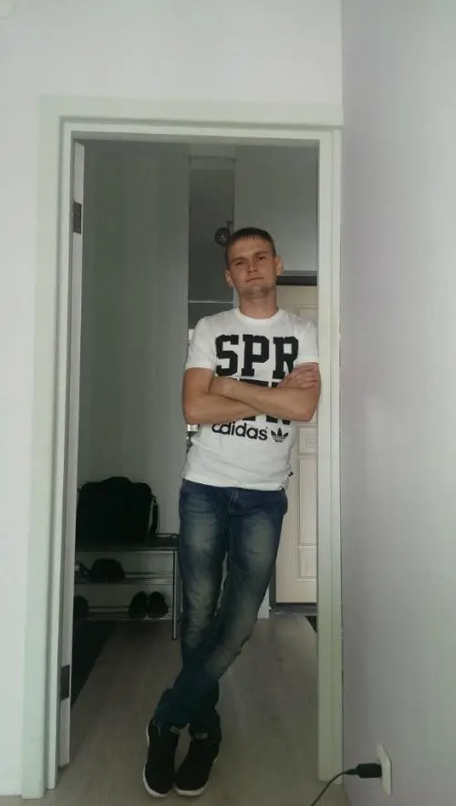 Александр Николаев
