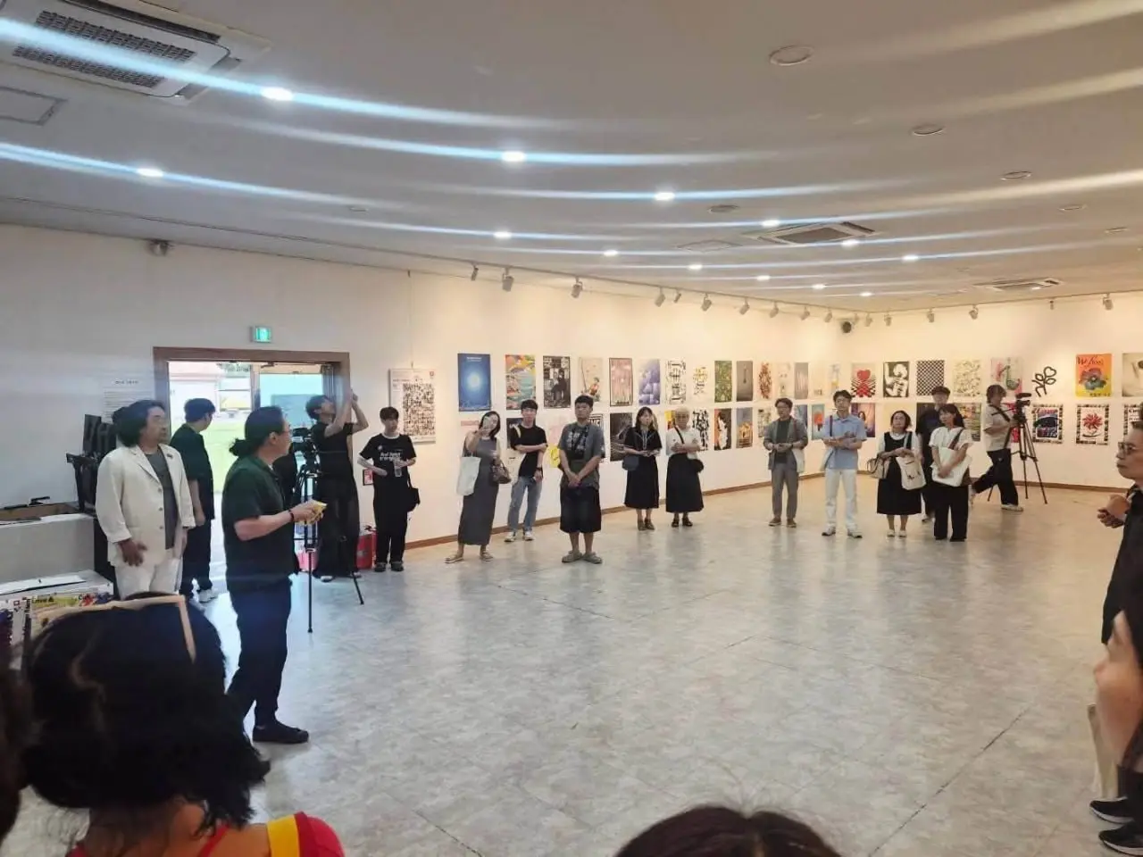 "Ты не одинок". Моя работа на 2026 Busan Design Association International Invitational Exhibition в Южной Корее. Выставка проходила в галерее Дасом, в парке граждан Пусана | Сетка — социальная сеть от hh.ru