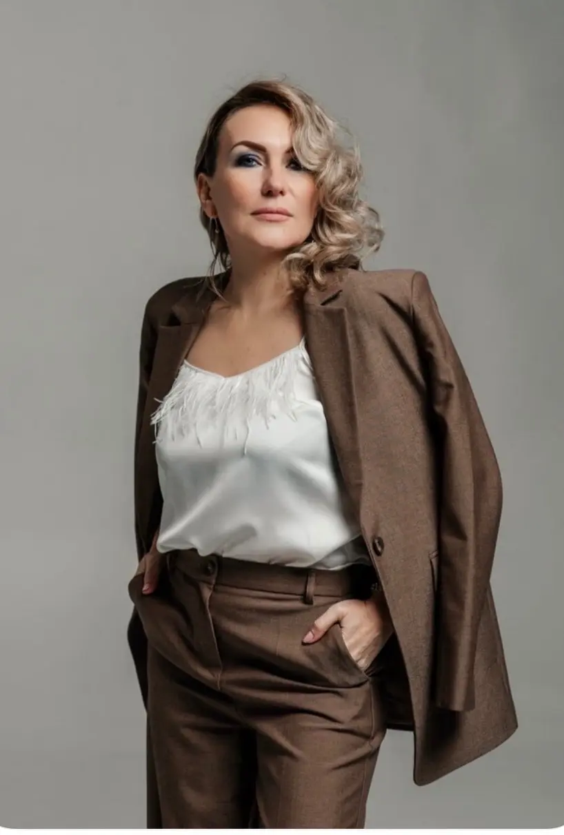 Отвечаю на вопросы: «Почему ухожу с текущего места?», «Что ищу?», «Какой формат?»
Сейчас я завершаю текущее направление и нахожусь в поиске нового | Сетка — социальная сеть от hh.ru