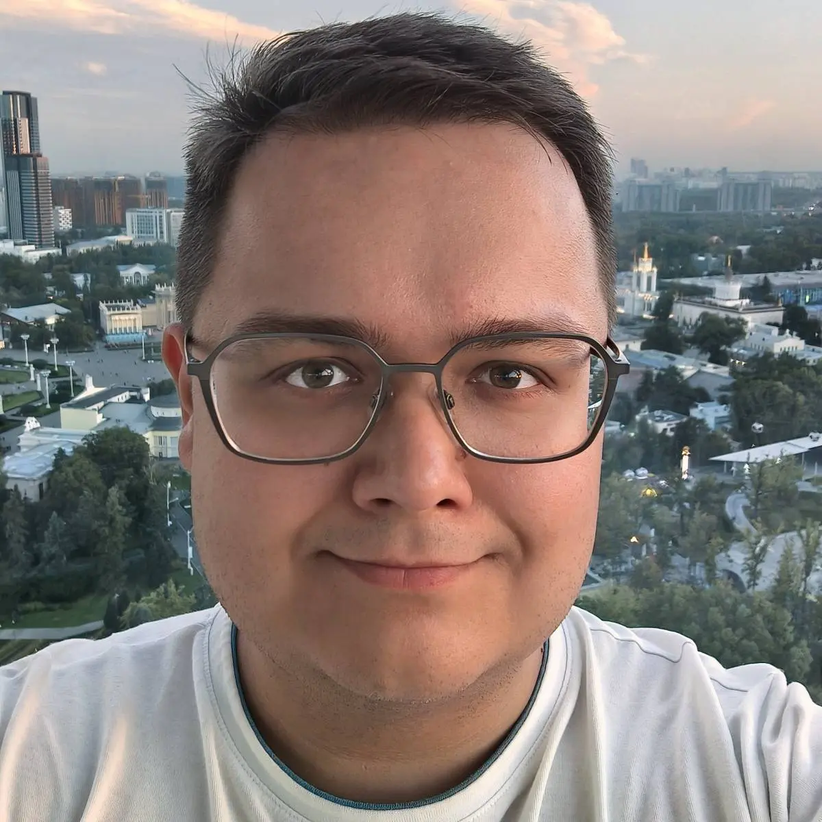 Евгений Апаликов