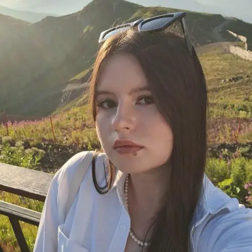Полина Полозкова