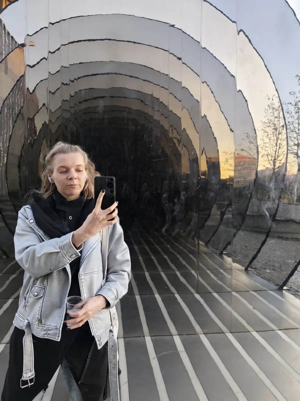 Около офиса — разорванная жопа | Сетка — социальная сеть от hh.ru
