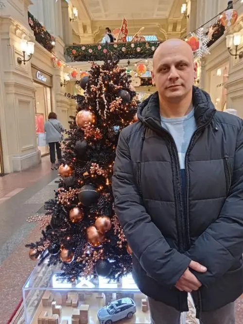 Дмитрий Комаров