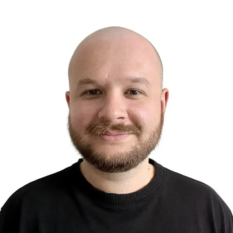 Александр Захаров