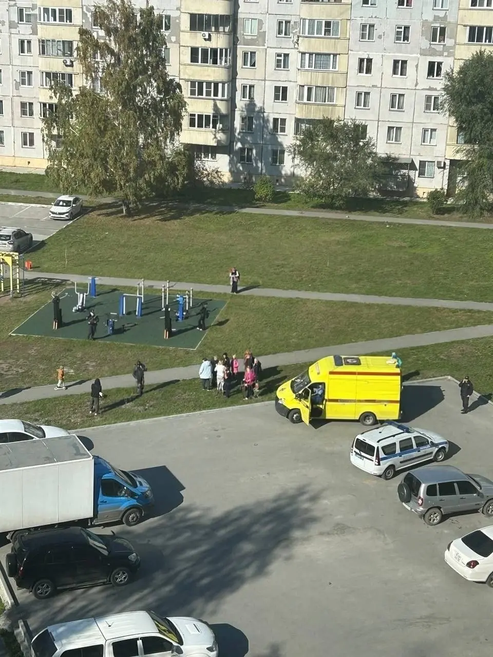 ⚡️12-летняя школьница изрезала ножом двух девочек на детской площадке в Новосибирске, — СМИ.
Пострадали третьеклассница и четырёхлетняя девочка | Сетка — социальная сеть от hh.ru
