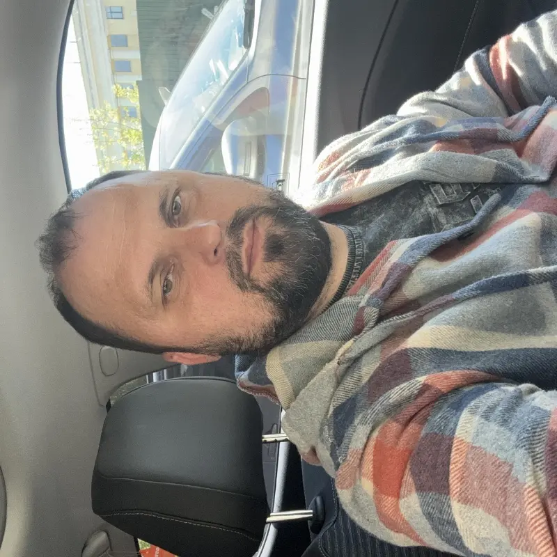 Денис Золотов