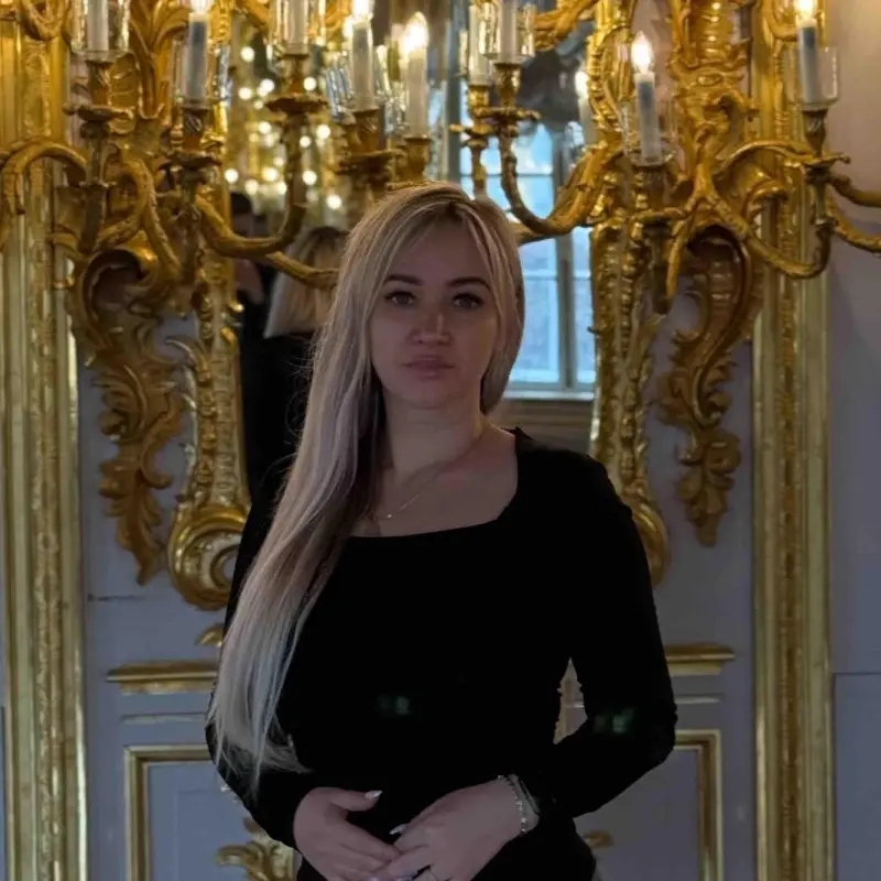 Анна Алпатова