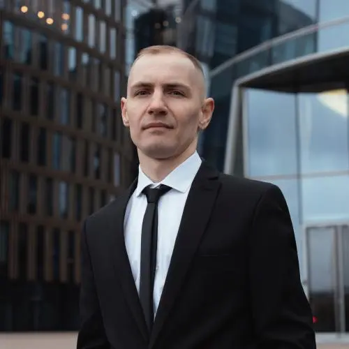 Роман Новиков