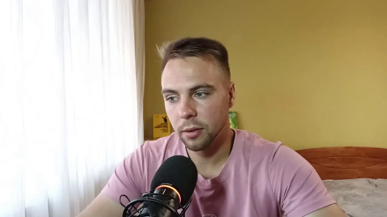 30 сентября - международный день подкастов! Вспомнил, как много всего изменилось в подкасте "Маркетинг и реальность" (и в жизни автора) за последние 6 лет 😁
Пару забавных фактов:

На первой обложке по... | Сетка — социальная сеть от hh.ru