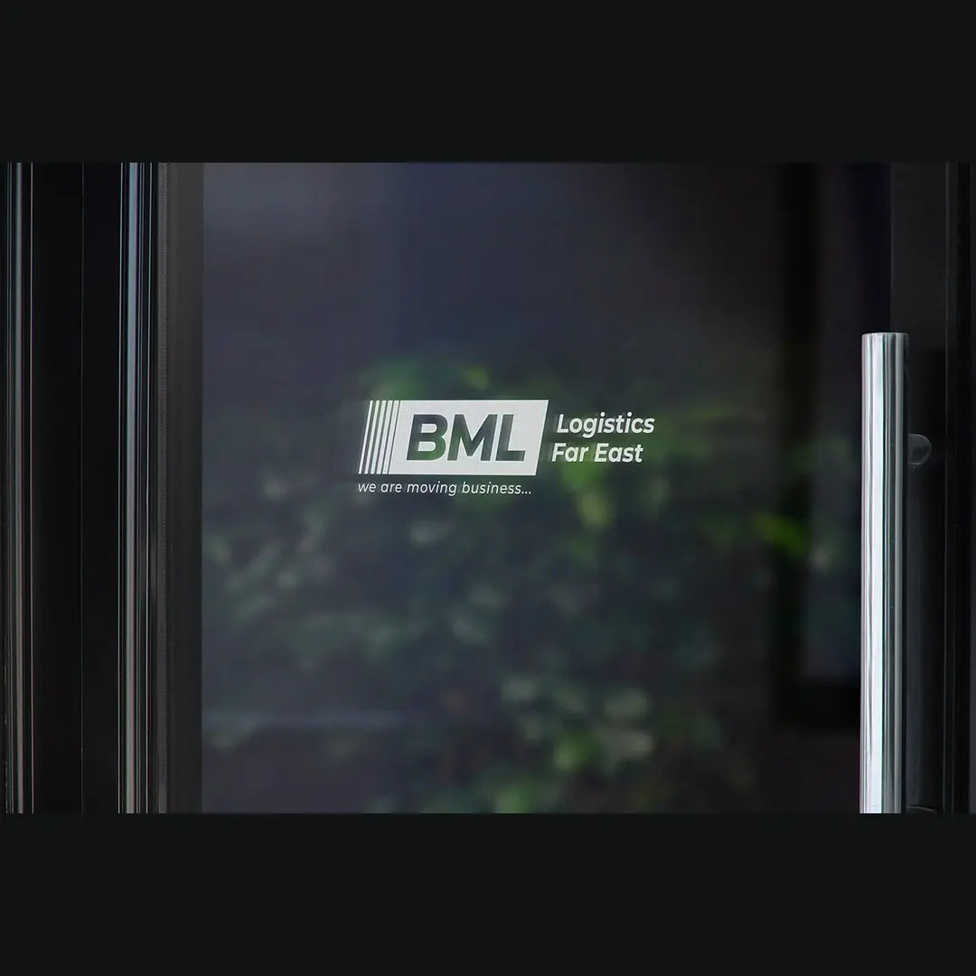 BML: скорость в логотипе
Логистика — это постоянное движение. Для «Бизнес Мастер Лоджистикс ДВ» мы собрали этот образ в одном знаке | Сетка — социальная сеть от hh.ru