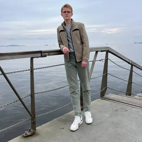Владимир Гуляс