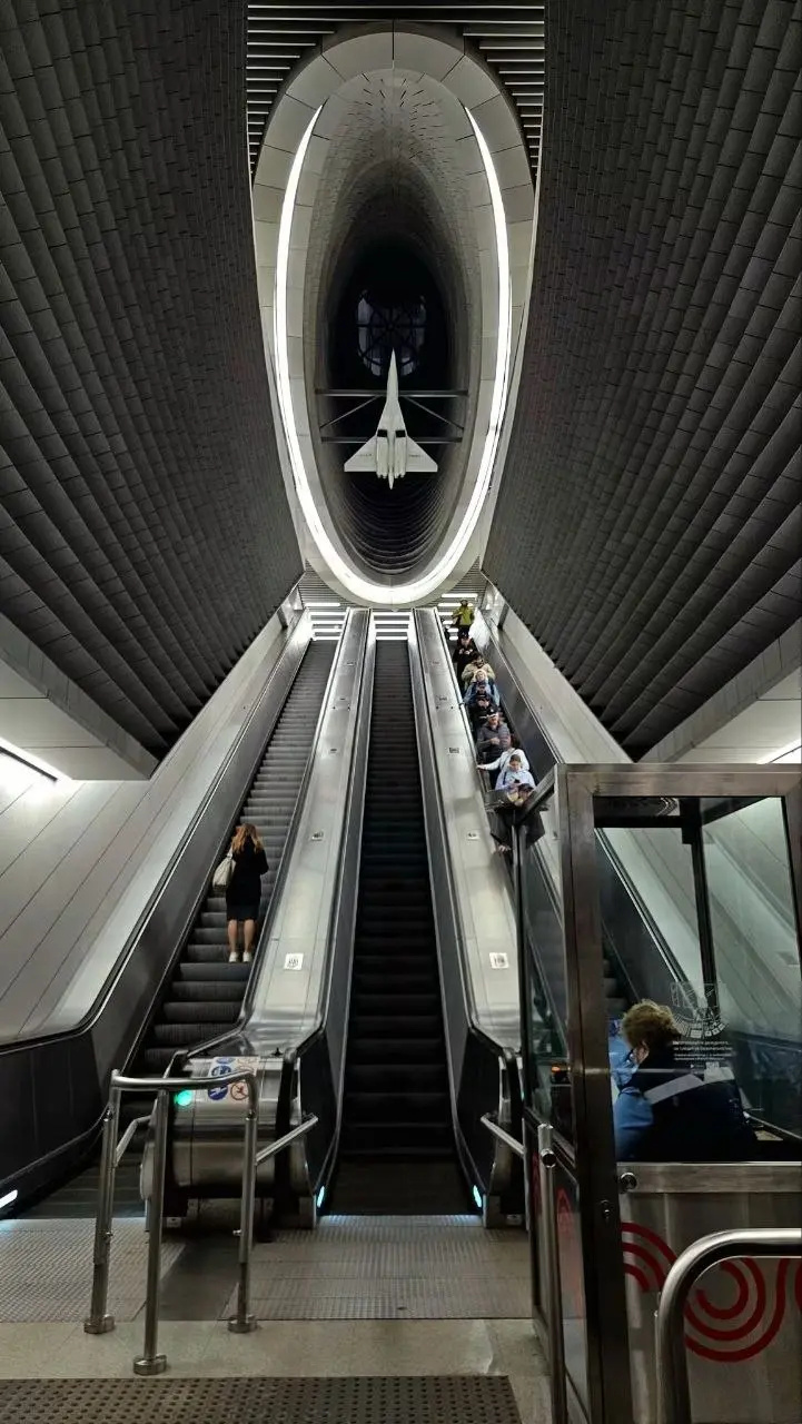 Станция метро Пыхтино в МСК
#архитектуробл
🤩 Кртбл —медиа о том, как меняются компании | YouTube
В этом посте были ссылки, но мы их удалили по правилам Сетки | Сетка — социальная сеть от hh.ru