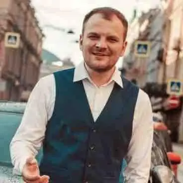 Олег Удалов