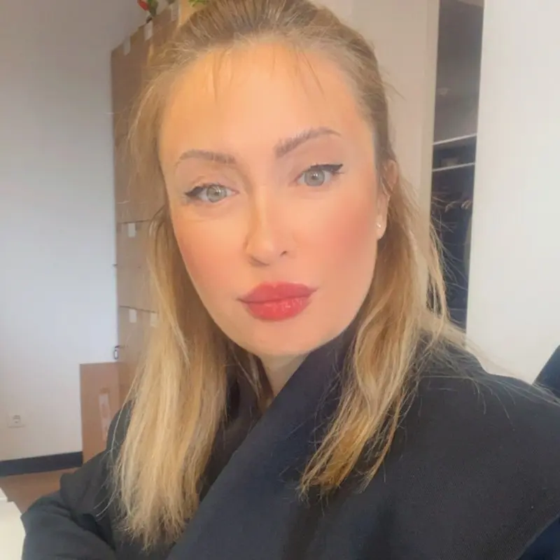 Эллада Левикова