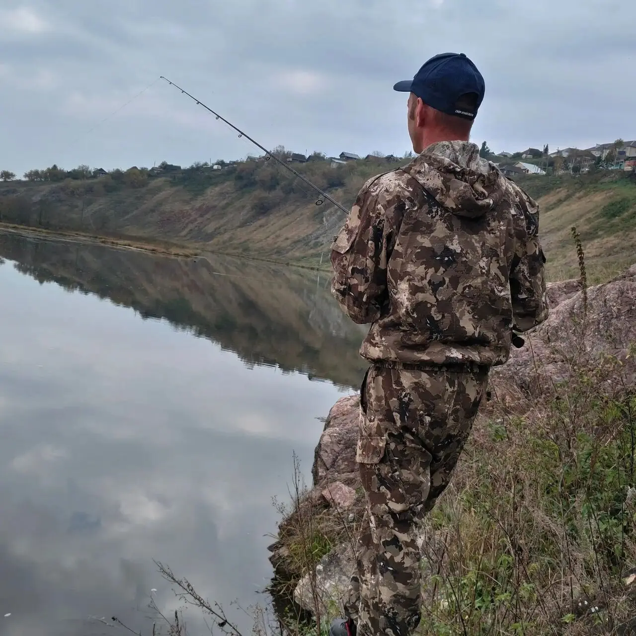 Всем привет ‼‼‼ Немного из процесса окуневой ловли 🎣
Окунь очень неактивный. Где-то прячется или просто закрыл рот 🤔
Щука вообще затихла, даже на живца рыбаки не ловят | Сетка — социальная сеть от hh.ru