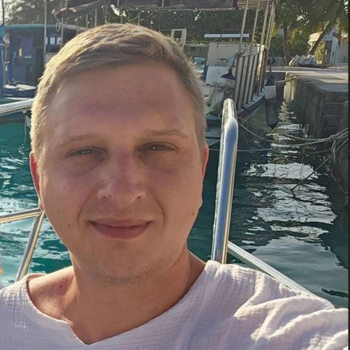 Алексей Лавренюк
