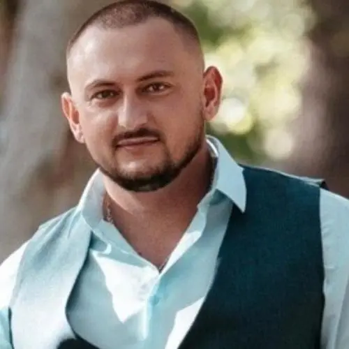 Артем Колесниченко