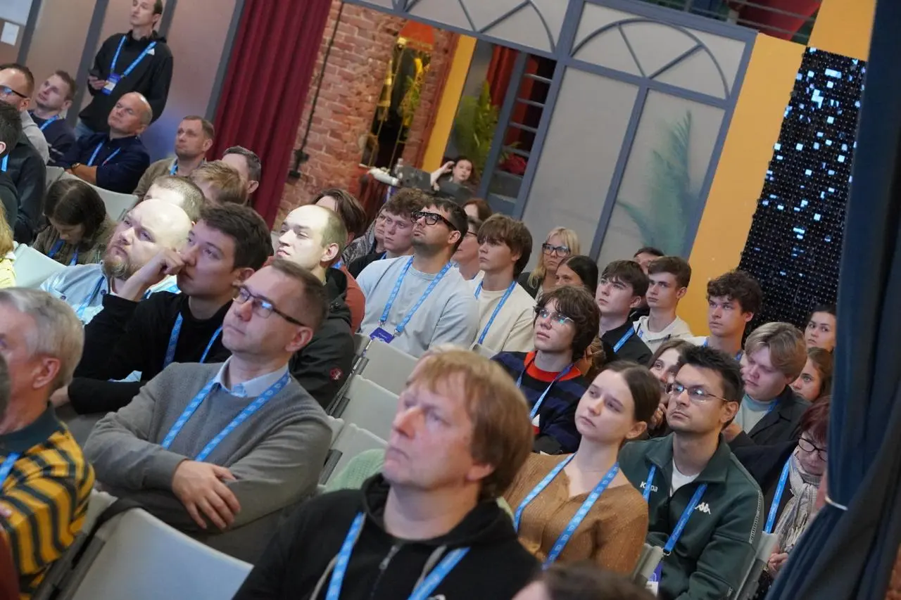 🐘 PGMeetup.СПб закончился! По докладам прошлись, до спикеров с вопросами добрались.
😈 Вредные советы по миграции услышали. В прод их, пожалуйста, не тащите | Сетка — социальная сеть от hh.ru