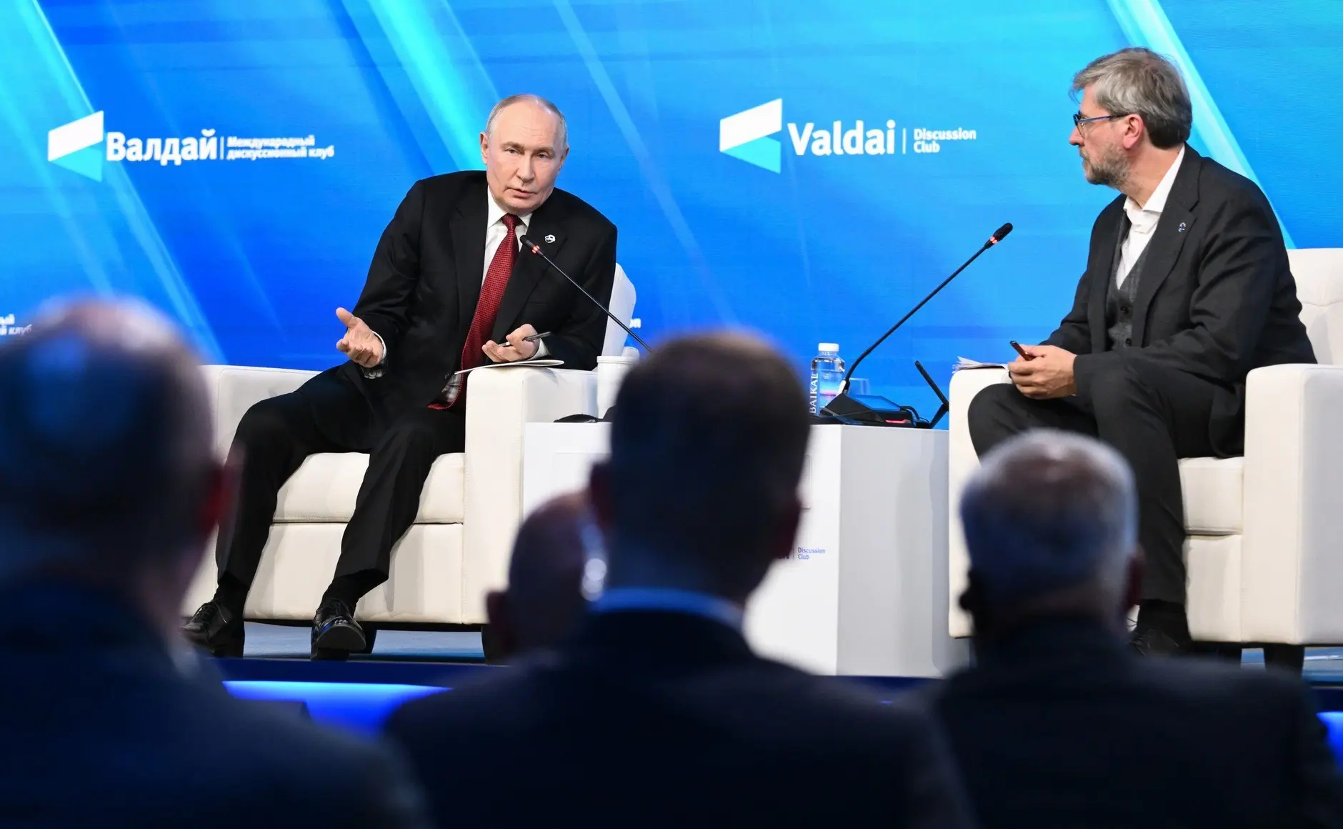 ❤️ Более трех часов о будущем, безопасности и новом мировом порядке: Владимир Путин выступил на «Валдае» в НЦ «Россия»
Президент РФ Владимир Путин принял участие в пленарной сессии XXIII Ежегодного за... | Сетка — социальная сеть от hh.ru