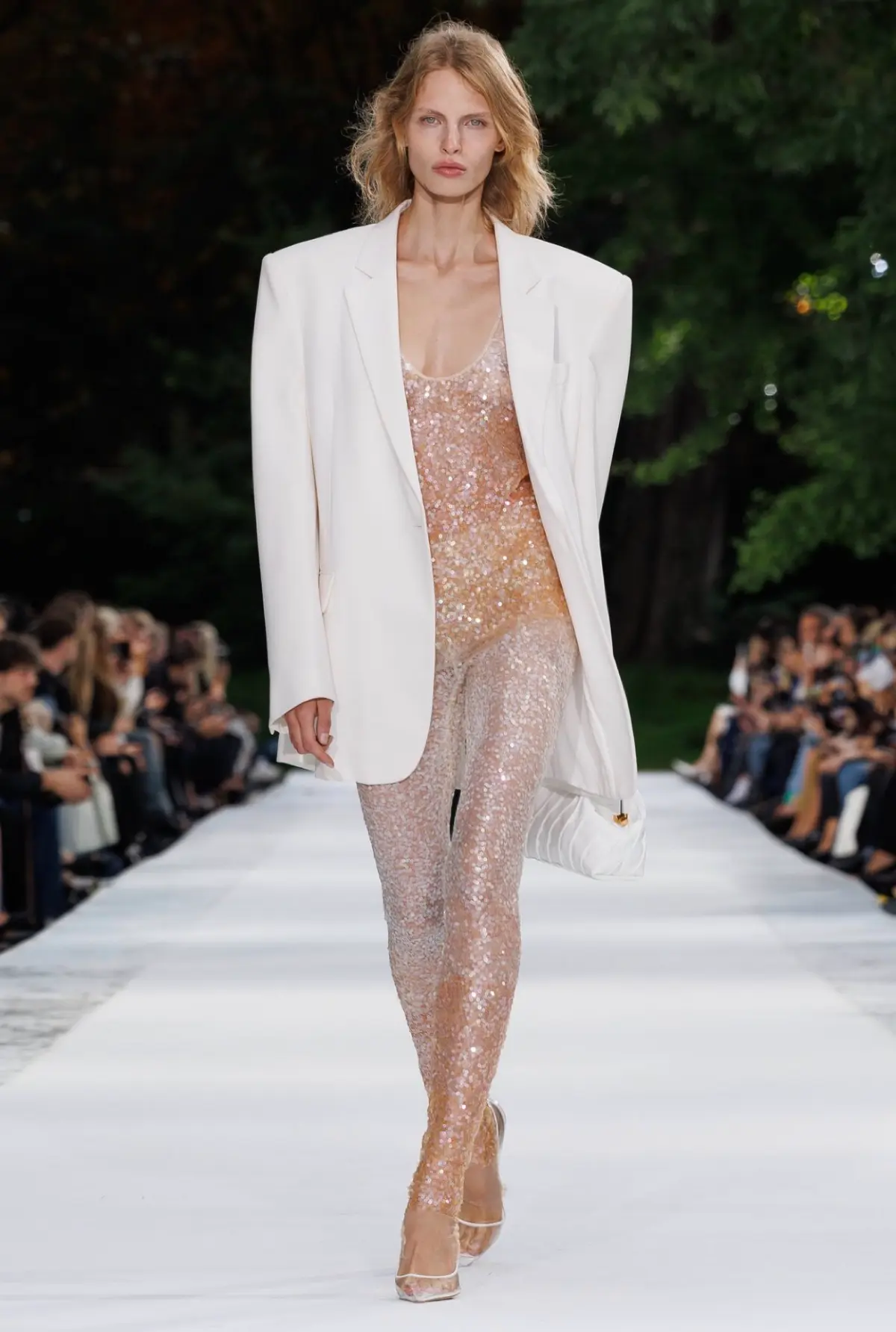 Stella McCartney: одежда снова становится высказыванием | Сетка — социальная сеть от hh.ru