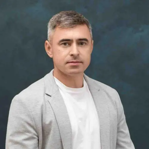 Азат Валиев
