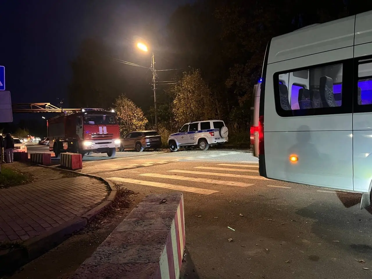 📱 Пожар на химпредприятии в Краснозаводске
Вечером 1 октября 2026 года на Краснозаводском химическом заводе (КХЗ) в Сергиево-Посадском городском округе Подмосковья произошёл мощный взрыв и крупный пож... | Сетка — социальная сеть от hh.ru