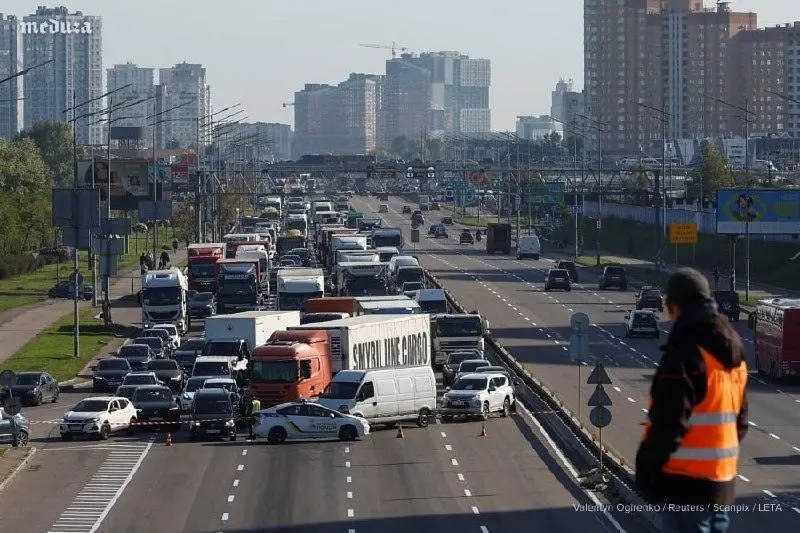 Мосты в Киеве закрыли из-за ударов: перекрыты главные трассы | Сетка — социальная сеть от hh.ru