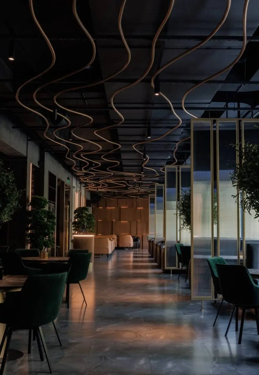 ОФИЦИАНТ
От 170 000₽ при графике 2/2
Lounge пространство Hide
• Москва, м | Сетка — социальная сеть от hh.ru