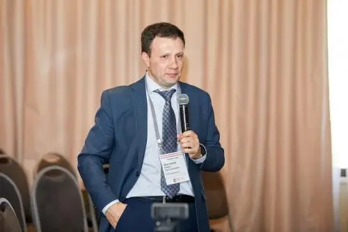 Роман Фроликов