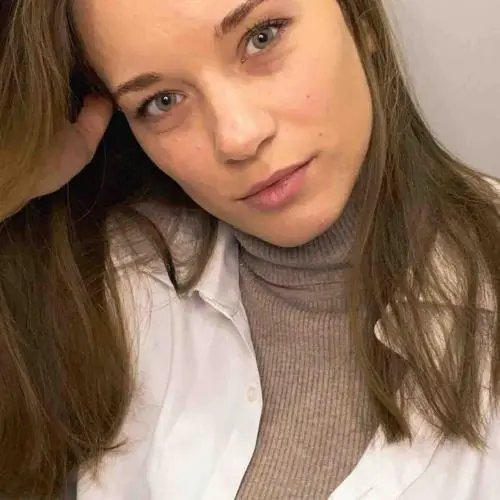 Марина Максимова