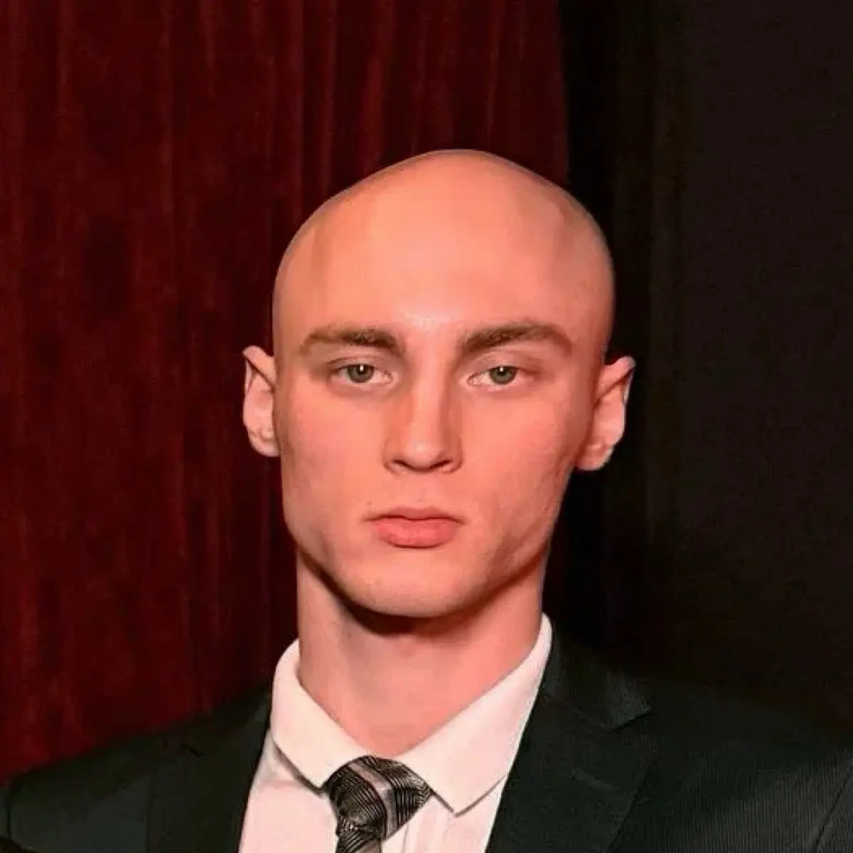Искан Кин