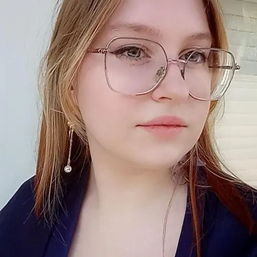 Эля Иванова