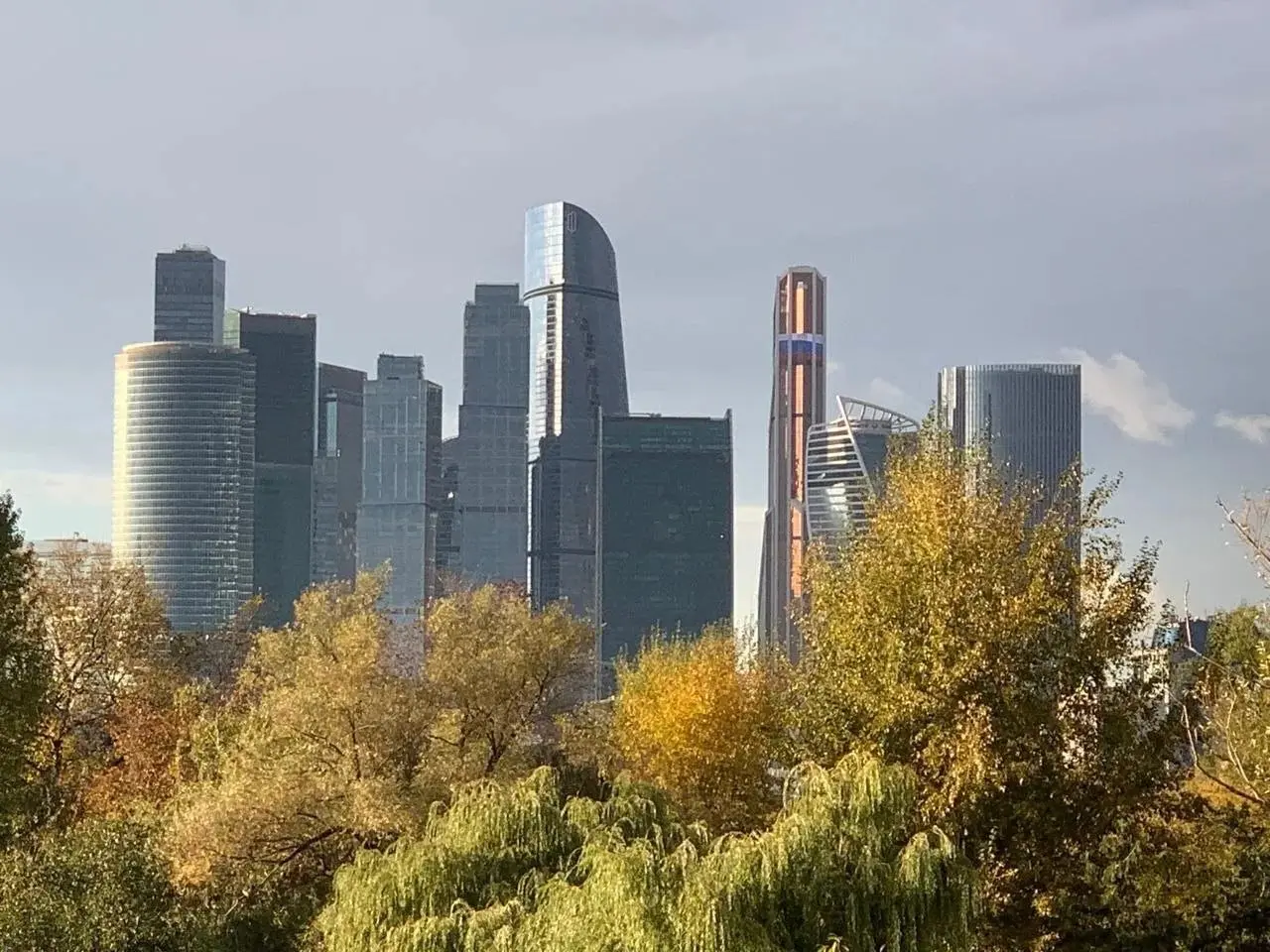 Красивая осень)
© фото by моей замечательной родственницы. Талантище! ❤️ | Сетка — социальная сеть от hh.ru