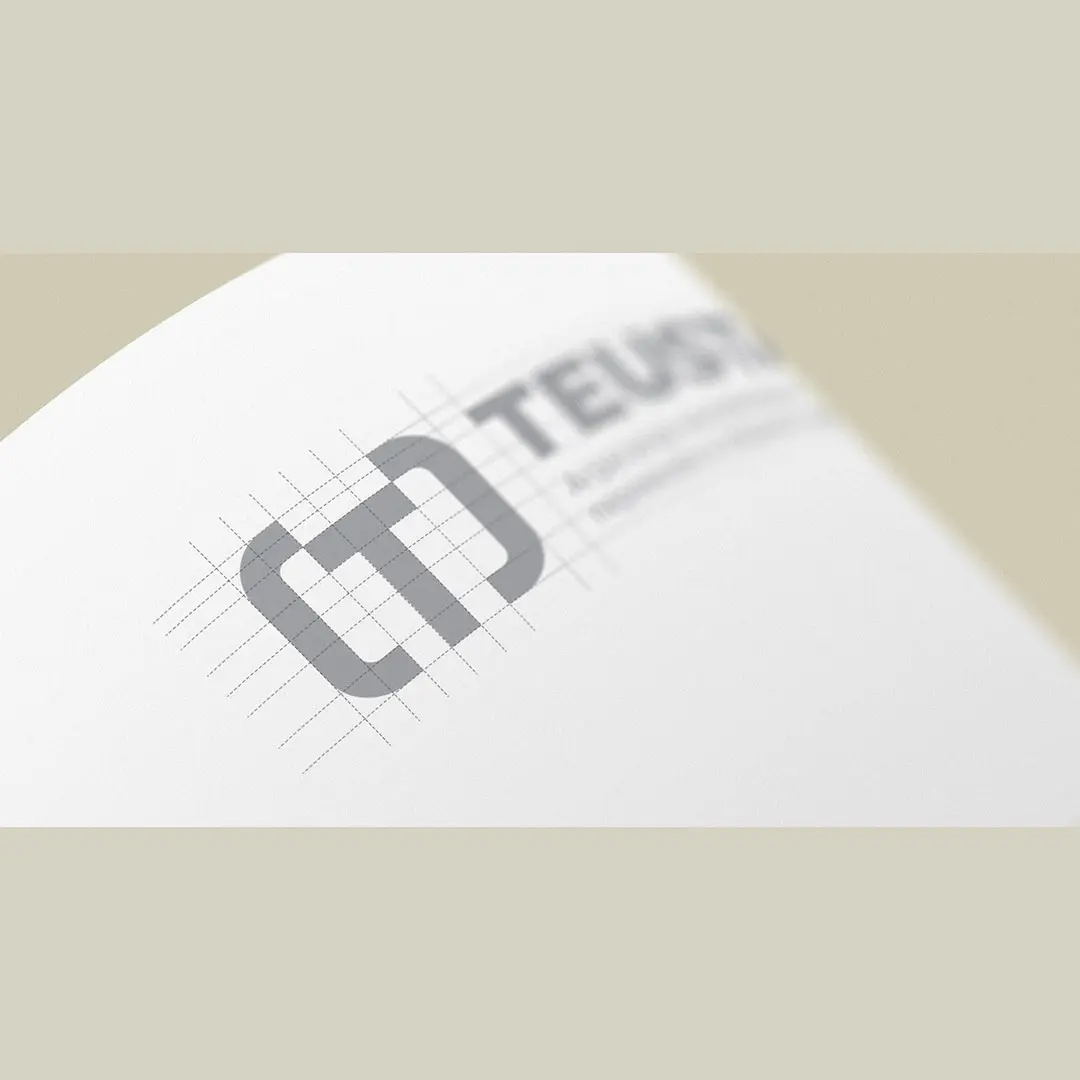 Когда скобки превращаются в контейнер
Для логистического агрегатора TEUSTAT объединили цифровые технологии и грузоперевозки в одном знаке | Сетка — социальная сеть от hh.ru