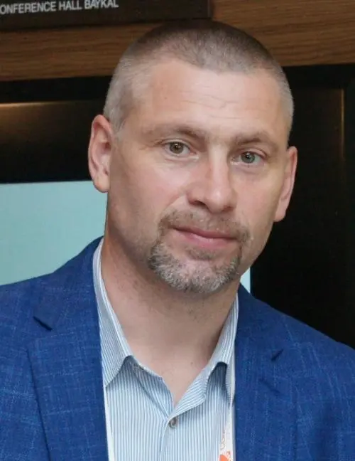 Михаил Озеров