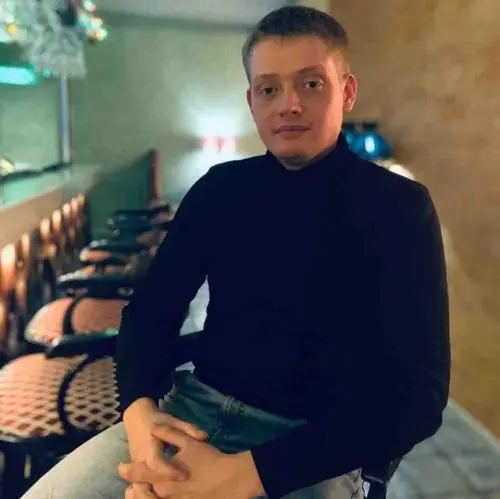 Роман Прайс