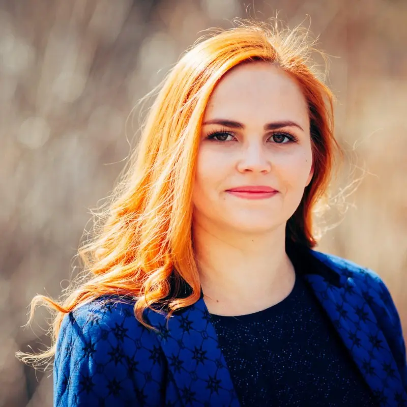 Елена Романова