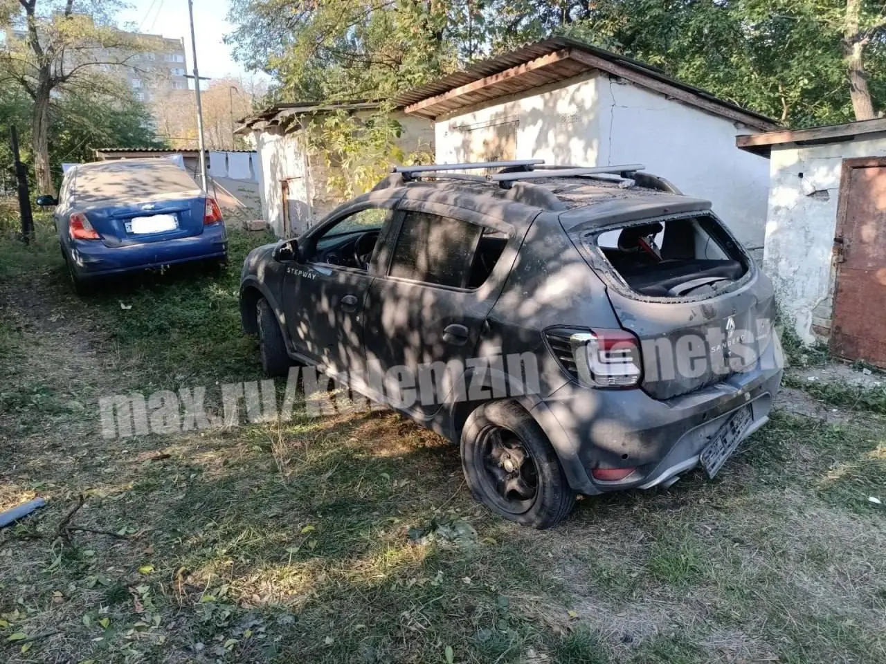 Последствия ночной атаки БПЛА в Будённовском районе Донецка, в результате которой повреждены остекление, фасады, входные группы 8 многоквартирных домов и 17 оконных блоков в учебном заведении | Сетка — социальная сеть от hh.ru