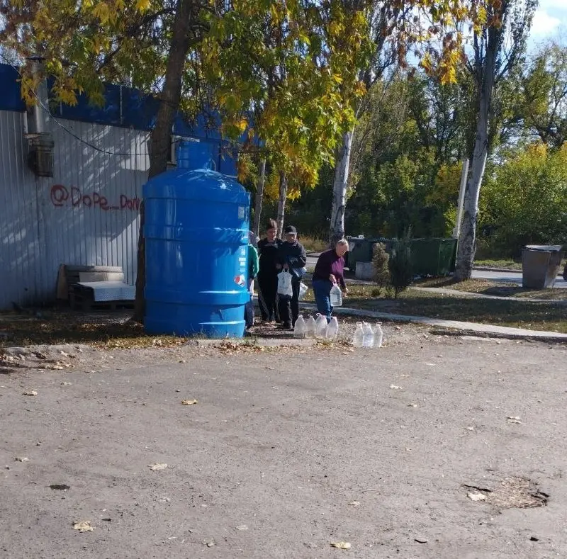 В Донецке критикуют местную власть за отсутствие защиты инфраструктуры от дронов. Донбасс уже три дня под атаками; вчера в ДНР был блэкаут на сутки, часть города до сих пор без света | Сетка — социальная сеть от hh.ru