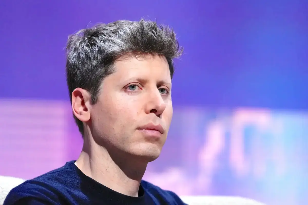 Сэм Альтман из OpenAI - принятие рисков для получения преимуществ от искусственного интеллекта:
Генеральный директор OpenAI Сэм Альтман недавно подчеркнул, что принятие некоторых рисков, связанных с и... | Сетка — социальная сеть от hh.ru