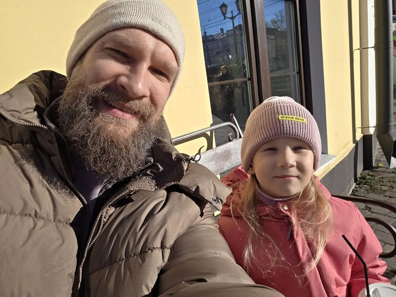 Понедельник.
И вновь солнце на Вятке!
Шесть лет назад я стал отцом. Помню тот день, будто было только вчера. Шесть лет пронеслись очень быстро, а Софи уже через год в школу | Сетка — социальная сеть от hh.ru