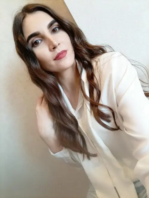 Алена Попова