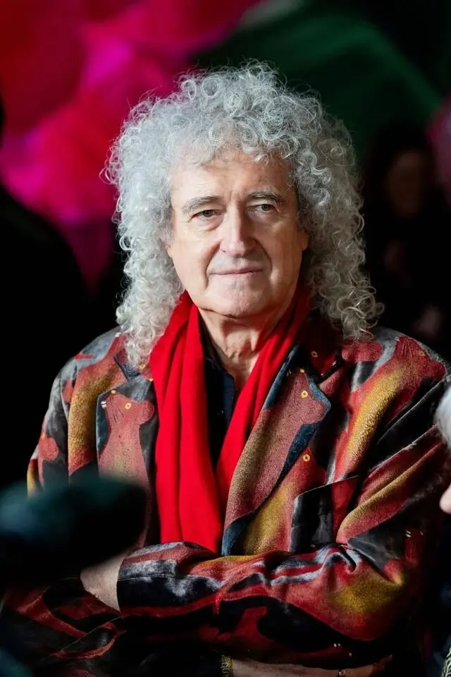 Queen завершают гастрольную деятельность: Брайан Мэй объявил об отказе от полноценных туров
Гитарист Queen Брайан Мэй сообщил в интервью, что больше не планирует отправляться с группой в новые масштаб... | Сетка — социальная сеть от hh.ru