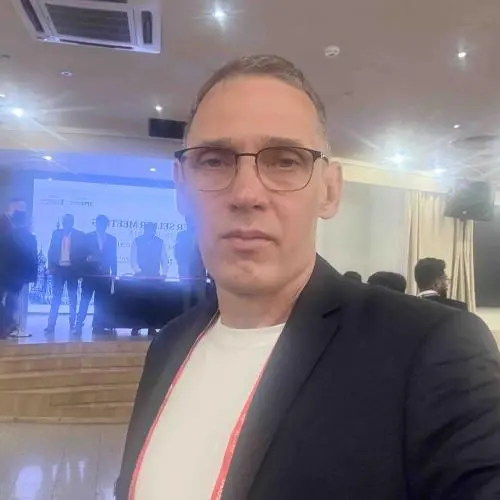 Алексей Комаров