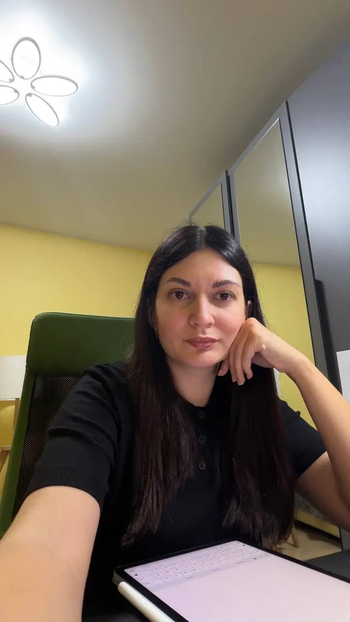 Хотела бы я сказать что книга пишется на одном дыхании, но в середине писательского процесса меня накрыл творческий кризис 🤬
На данном этапе у меня написано 6,5 глав и я провалилась в жесткую самокрит... | Сетка — социальная сеть от hh.ru
