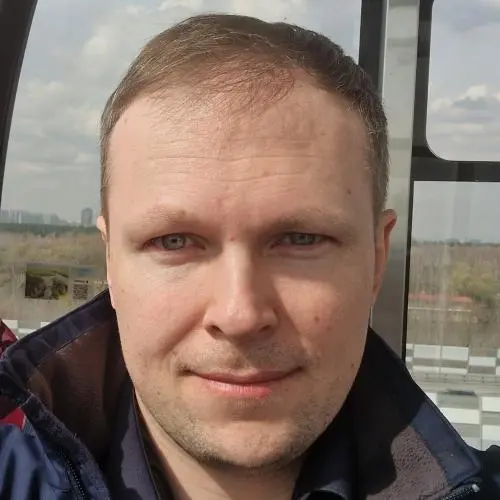 Роман Славоросов