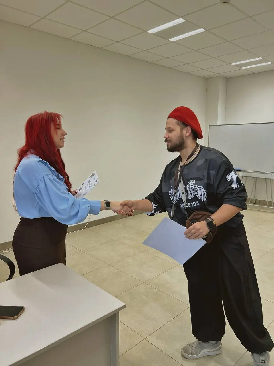 📚 В День учителя — благодарим тех, кто помогает учиться!
В этот день наградили координаторов по обучению и тренеров Haval — в том числе тех, кто проводит кросс-функциональные тренинги | Сетка — социальная сеть от hh.ru
