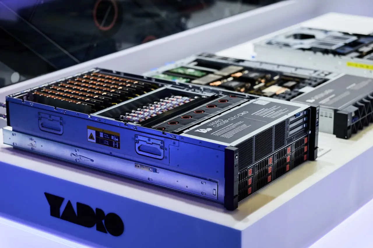 YADRO (ИКС Холдинг) показала сервер G4208P G3 с жидкостным охлаждением на форуме «Цифровые решения»
Как сообщили проекту Игнатий Цукергохер в компании, сервер G4208P G3 с СЖО рассчитан на возросшие те... | Сетка — социальная сеть от hh.ru