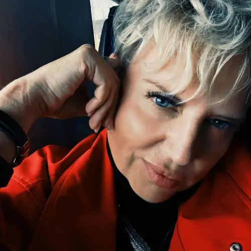Елена Джикури