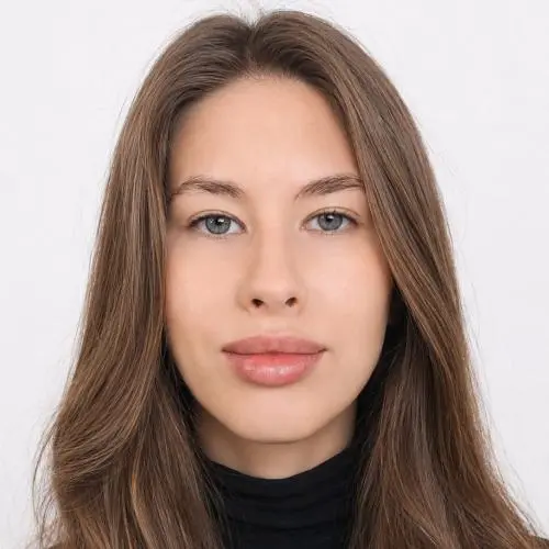 Анна Калашникова